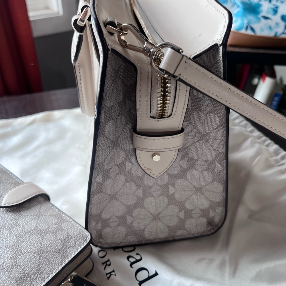Kate Spade Beige Floral Tote and Wallet Set - Picture 5 of 6